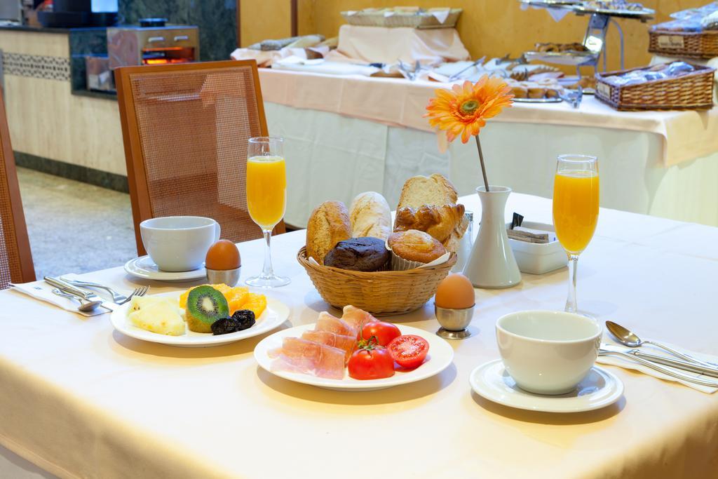 Senator Granada Spa Hotel Bagian luar foto